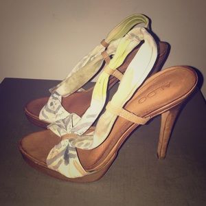 Printed leatherette sandals by Aldo